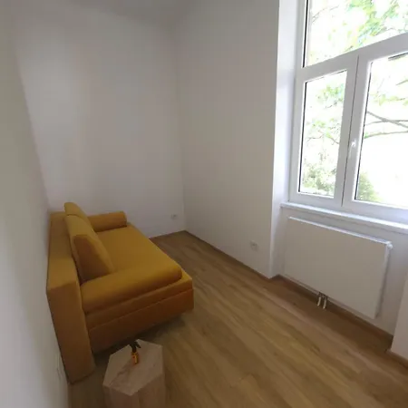 アパート Apartment Zehn House 1 In The Center *